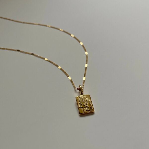 Affirmation Necklace – “I Am Strong” Gold Pendant Jewelry