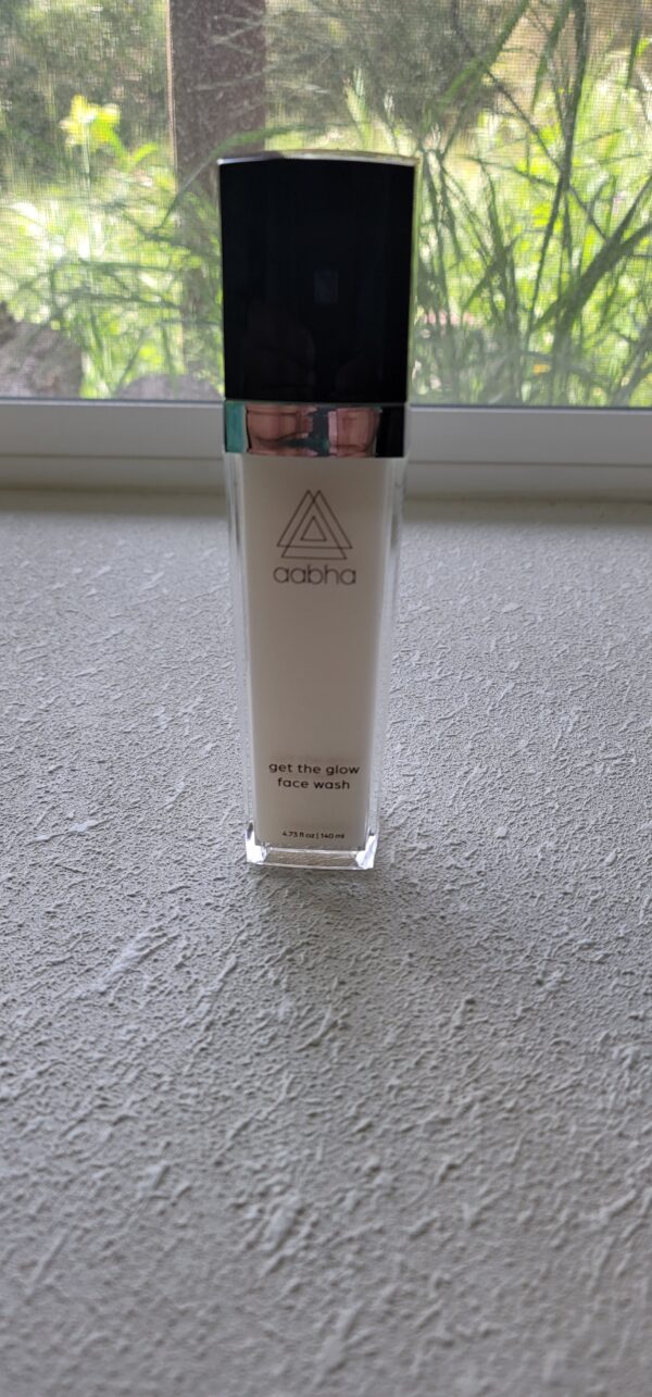 Aabha Get The Glow Face Wash