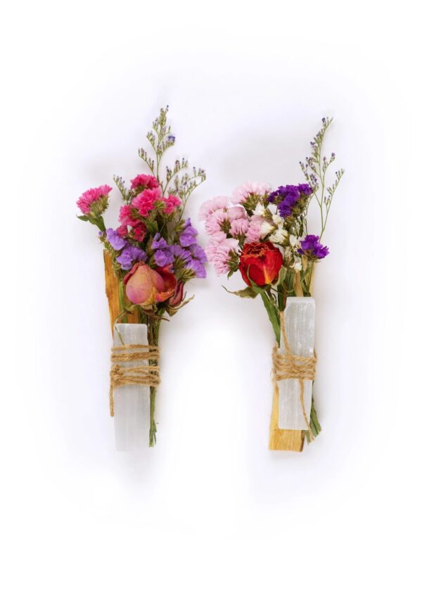 Palo Santo Flora Bundle With Selenite